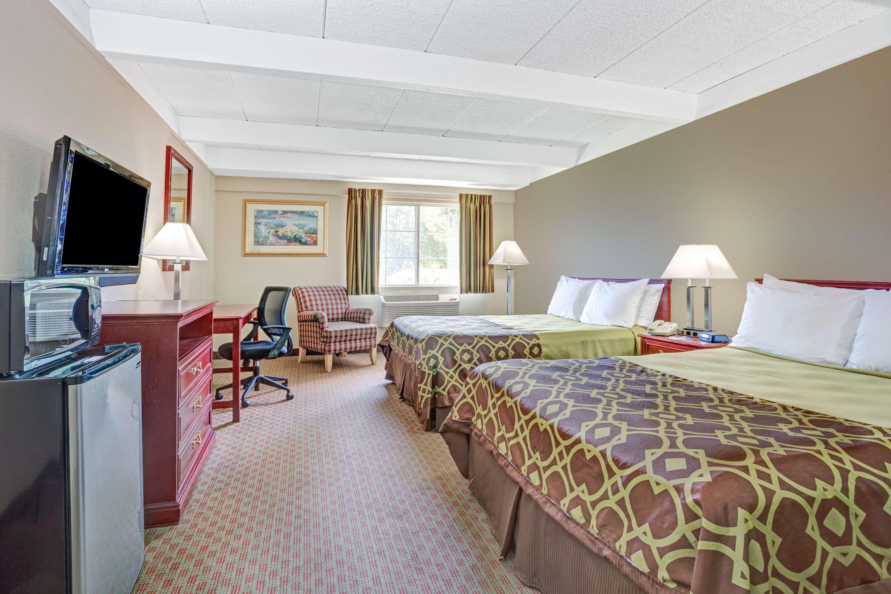 Travelodge By Wyndham איווה סיטי מראה חיצוני תמונה